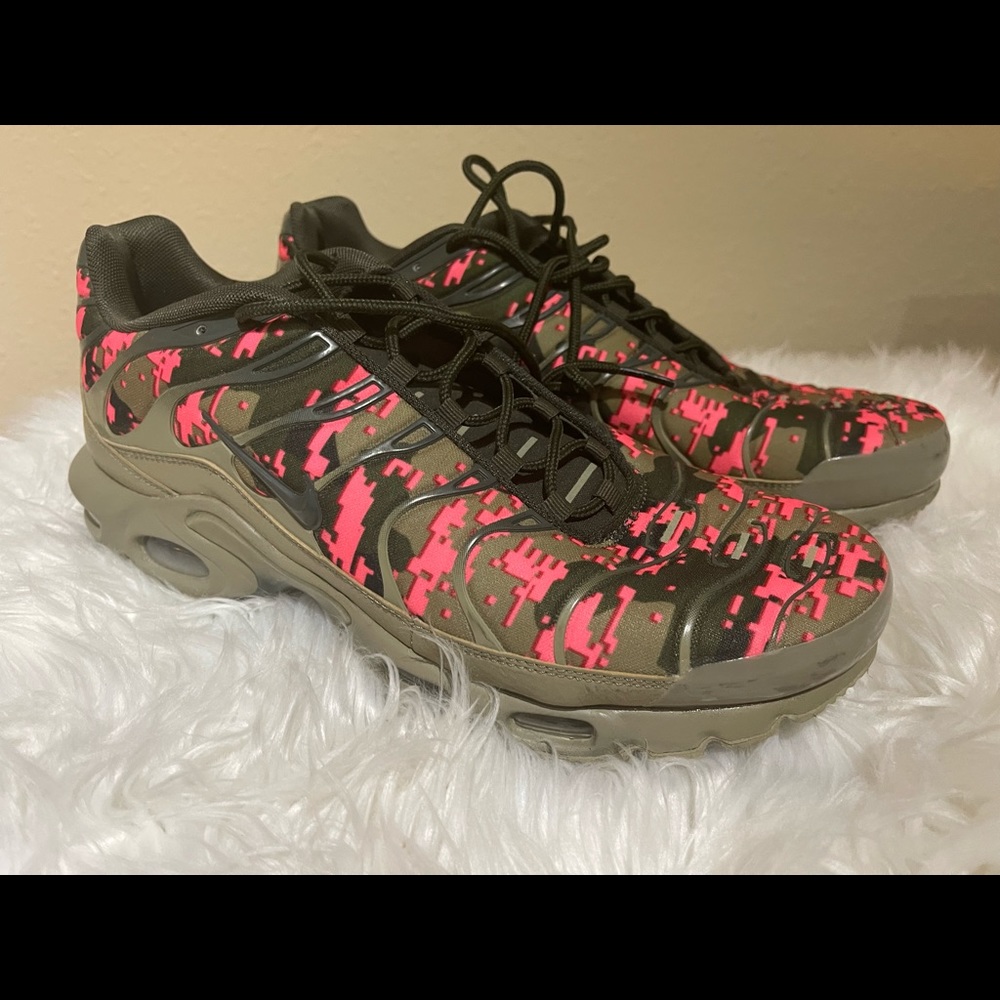 Nike Air Max Plus `Neutral Olive’